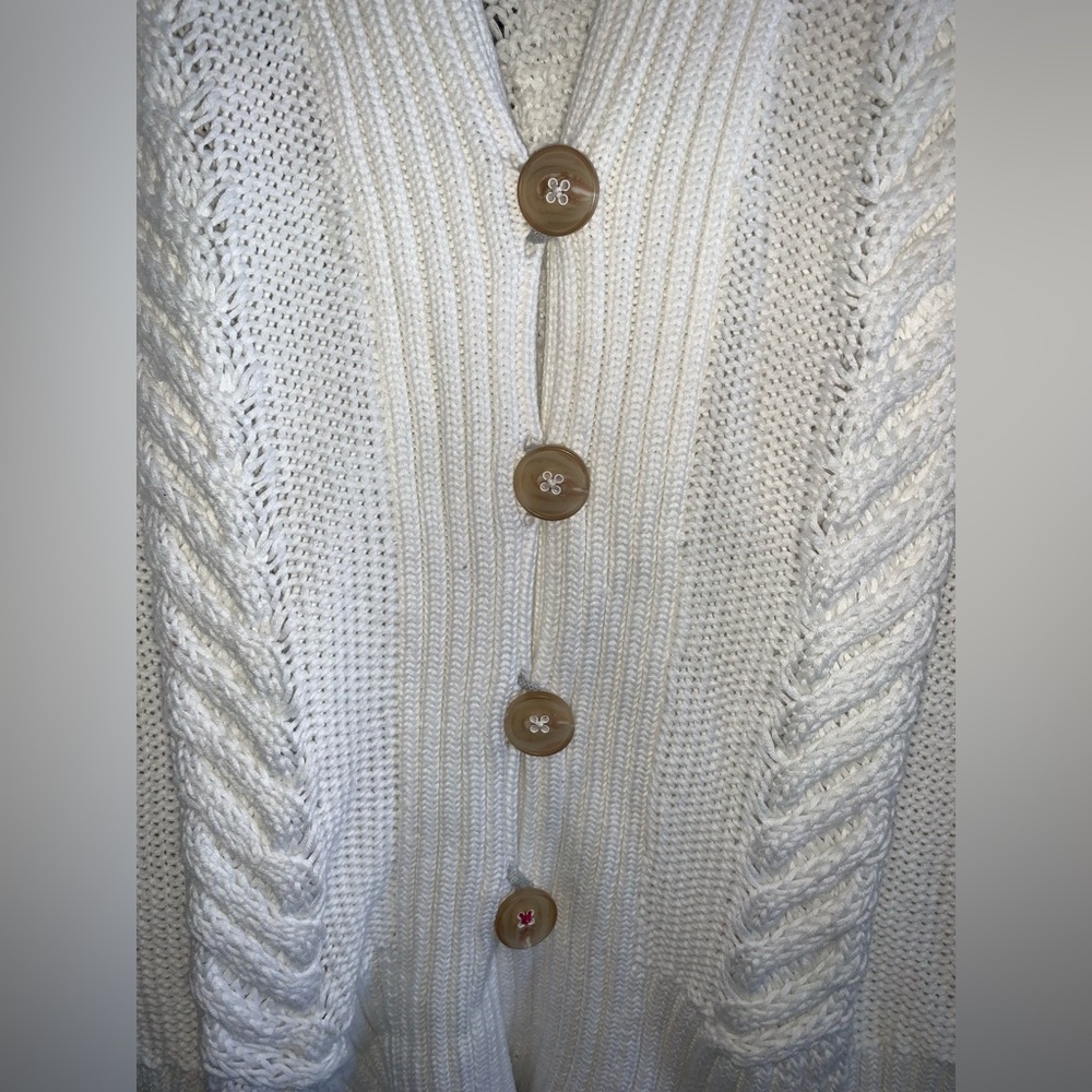 Label & Thread Sweater - Size Large - Picture 3 of 7